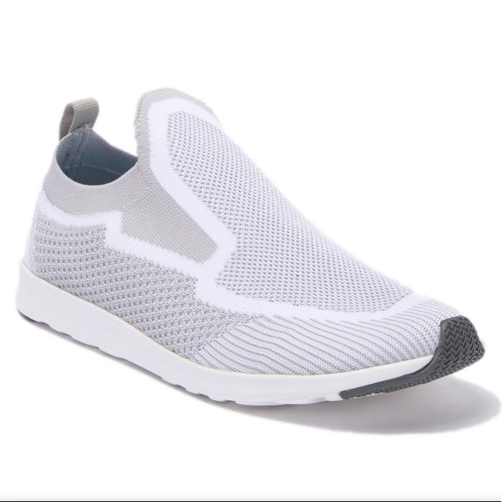 Native AP Zenith liteknit slip on sneakers size 9